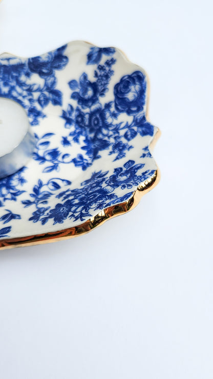 Small Vintage Roses Dish - Blue & White - Ornate Gold Rim