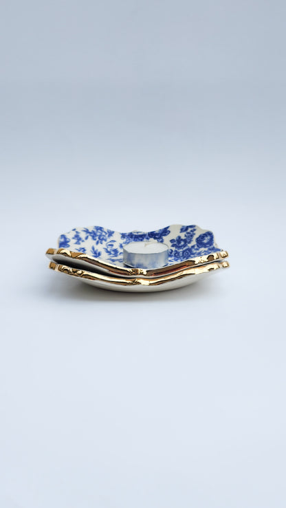 Small Vintage Roses Dish - Blue & White - Ornate Gold Rim